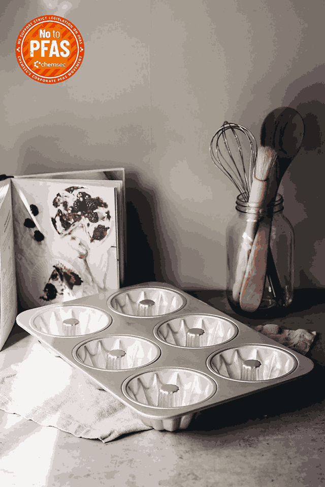 DRY CAKE PAN