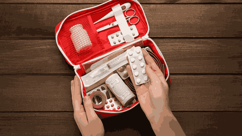 How to Store Meds Safely While Traveling
