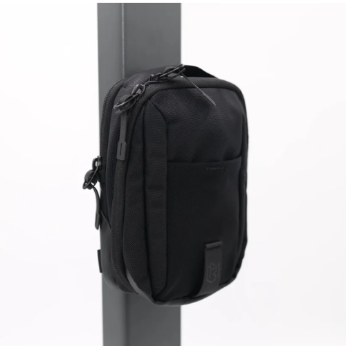 magnetic crossbody bag